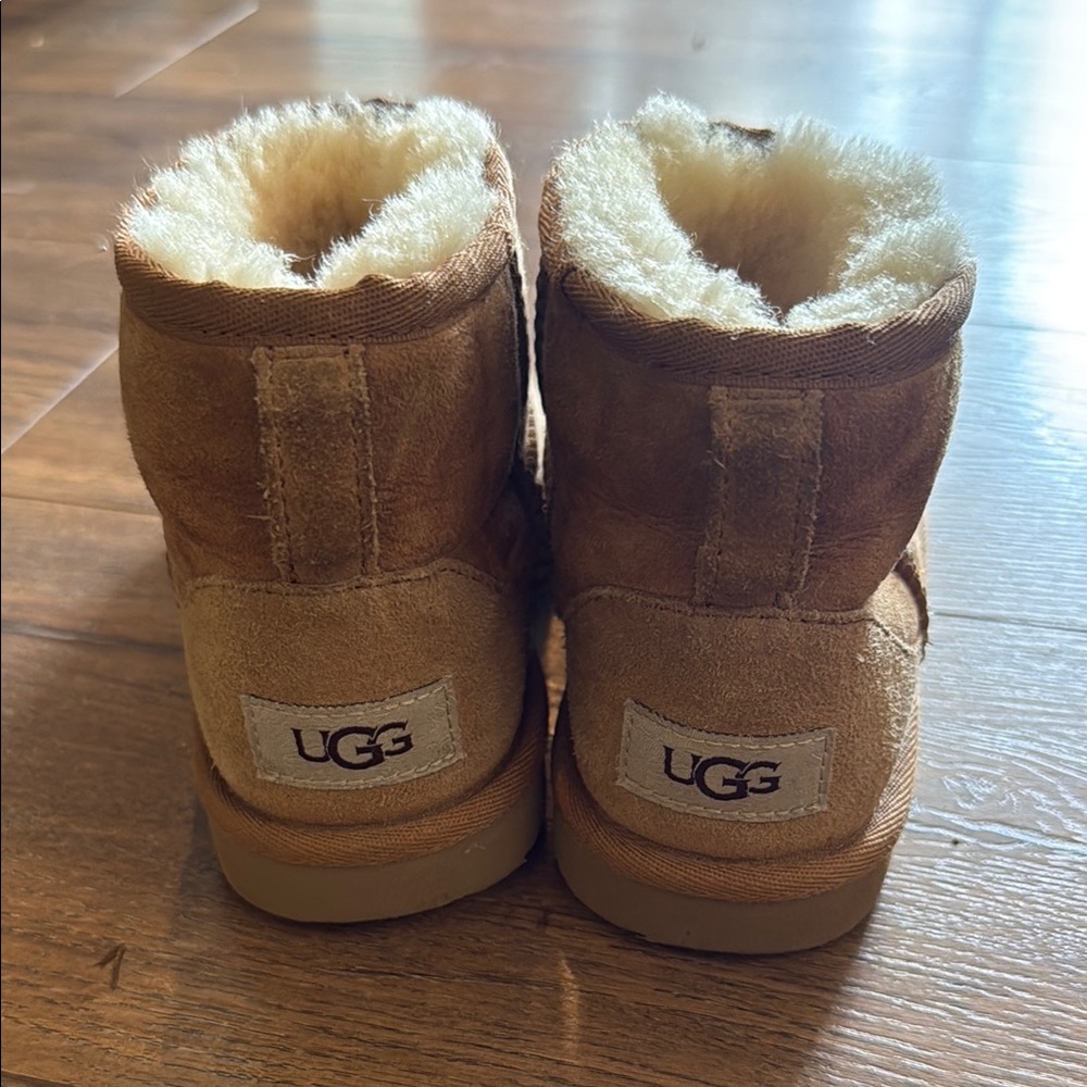 UGG kids Classic Chestnut Shearling Booties